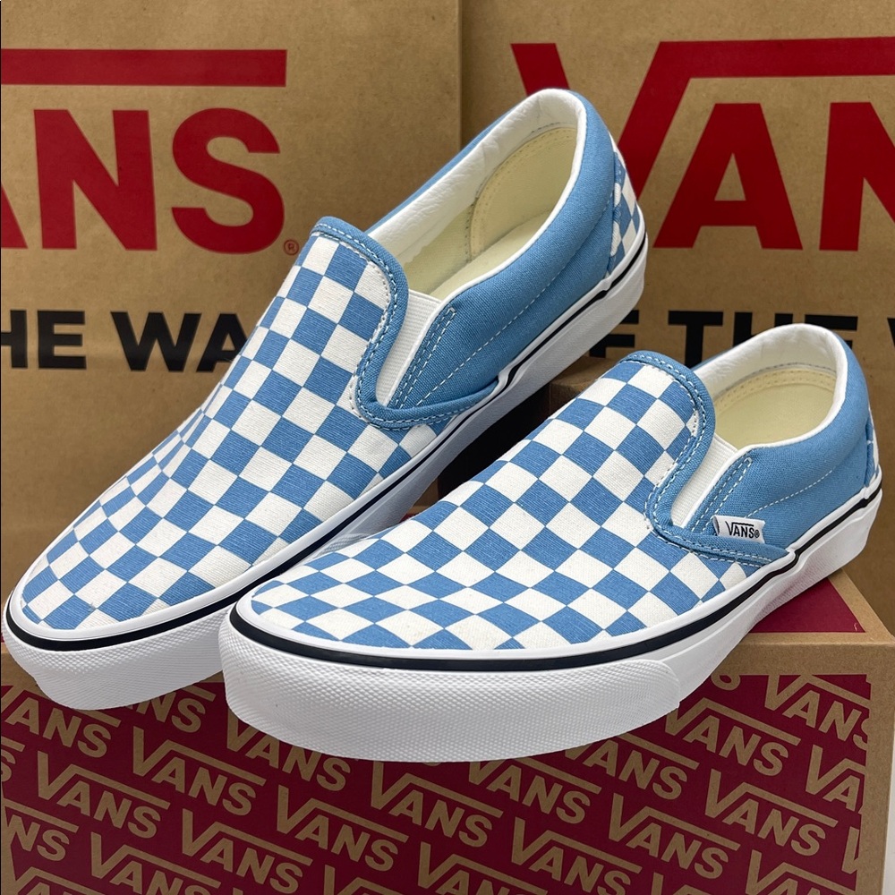 Vans •WMNS Classic Slip-On
Color Theory Checkerboard Heritage Blue
VN000D6BE2W - Picture 5 of 16